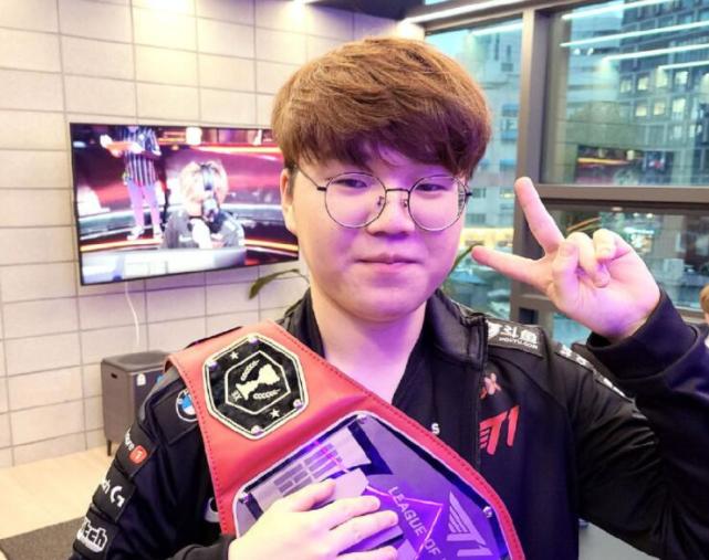 人士纷纷发 人士纷纷发