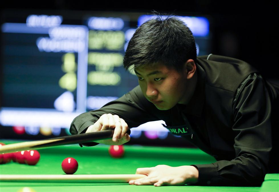 推动他们向 推动他们向